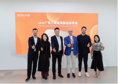 餐桌椅闪耀广州家博会创新设计摘双奖！pg电子模拟器免费版三朗FINN系列(图3)