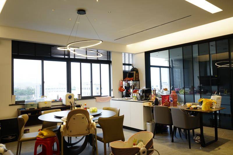 做？4种灯光搭配让餐厅一整个高级住！pg电子免费模拟器网红圆桌照明怎么(图6)