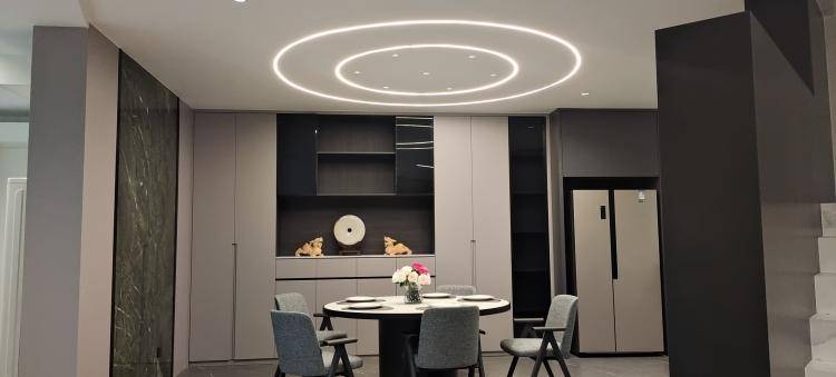 做？4种灯光搭配让餐厅一整个高级住！pg电子免费模拟器网红圆桌照明怎么(图8)